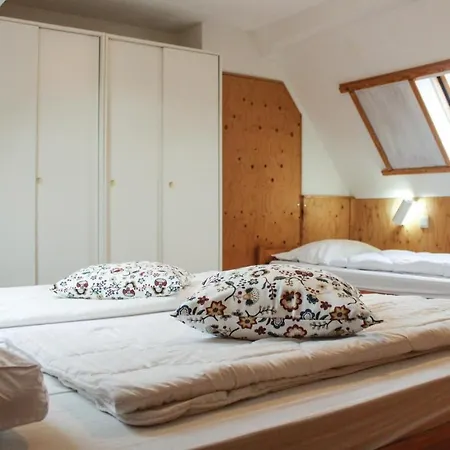 Apartamento Vakantiewoning 10 *