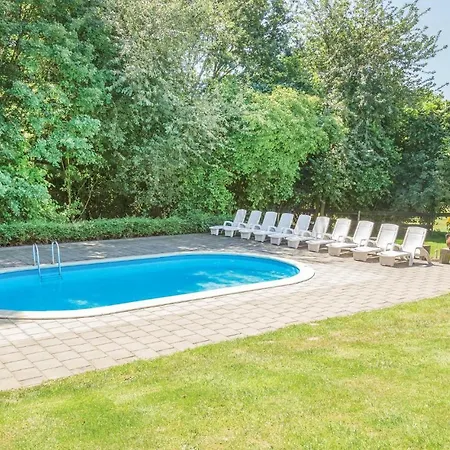 Vakantiewoning 10 *